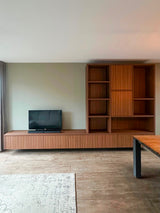 Before & After: Maatwerk tv-meubel en kastenwand-BVDK maatwerk-beforeandafter,houtentvmeubel,interieurverbouwing,kastenwandopmaat,opbergruimteopmaat,tvmeubelopmaat,woonkamerinspiratie-Before & After Maatwerk Tv-Meubel en Kastenwand-OBLY