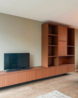 Before & After: Maatwerk tv-meubel en kastenwand-BVDK maatwerk-beforeandafter,houtentvmeubel,interieurverbouwing,kastenwandopmaat,opbergruimteopmaat,tvmeubelopmaat,woonkamerinspiratie-Before & After Maatwerk Tv-Meubel en Kastenwand-OBLY