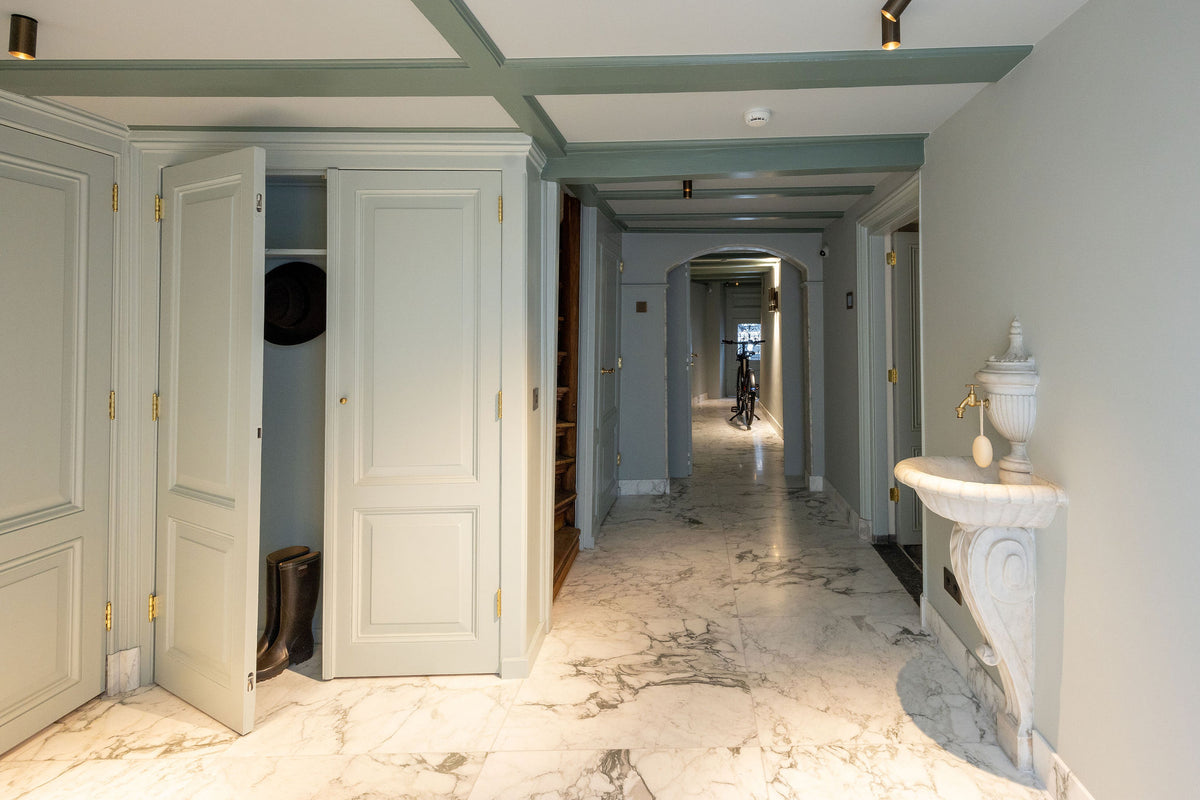Before & After: Synergie in Renovatie: Harmonie tussen Historie en Moderniteit aan de Keizersgracht-RUIM STUDIO-design keuken,grachtenpand renovatie,historisch interieur,interieurarchitect Amsterdam,luxe renovatie,moderne woonkeuken-OBLY