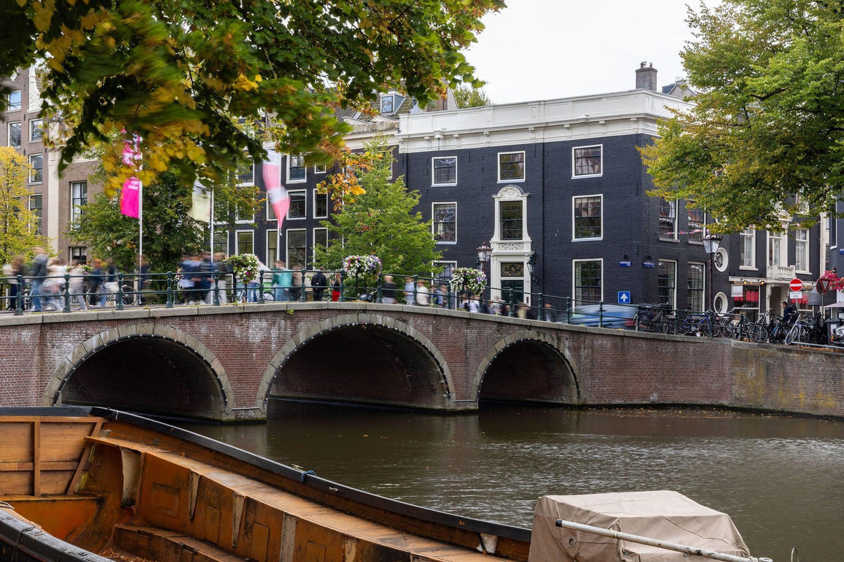 Before & After: Synergie in Renovatie: Harmonie tussen Historie en Moderniteit aan de Keizersgracht-RUIM STUDIO-design keuken,grachtenpand renovatie,historisch interieur,interieurarchitect Amsterdam,luxe renovatie,moderne woonkeuken-OBLY