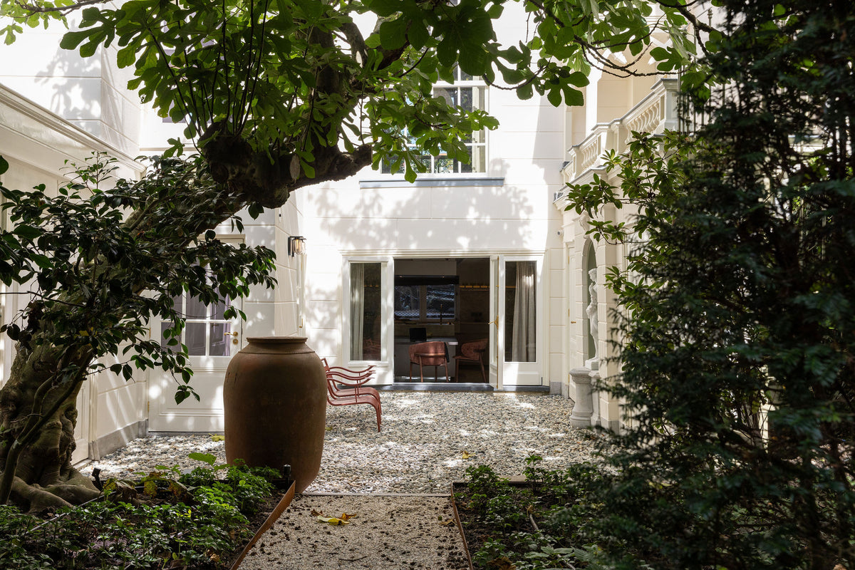 Before & After: Synergie in Renovatie: Harmonie tussen Historie en Moderniteit aan de Keizersgracht-RUIM STUDIO-design keuken,grachtenpand renovatie,historisch interieur,interieurarchitect Amsterdam,luxe renovatie,moderne woonkeuken-OBLY