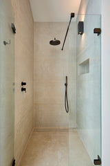 Before & After: Villa Bloemendaal volledig getransformeerd-IJzersterk Interieurontwerp-badkamer renovatie,before after,Bloemendaal,interieur renovatie,leefkeuken,villa renovatie,woning renovatie-OBLY