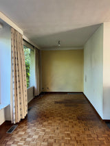 Before & after van een warme moderne woonkeuken en leefruimte-Studio Twentyfour-before and after woning,interieur renovatie,Keuken,maatwerk keuken,moderne woonkeuken,open leefruimte,visgraatvloer,warm modern interieur,woningrenovatie-Before & after moderne woonkeuken en leefruimte renovatie-OBLY