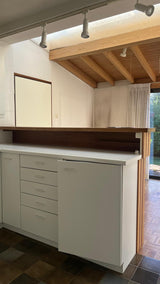 Before & after van een warme moderne woonkeuken en leefruimte-Studio Twentyfour-before and after woning,interieur renovatie,Keuken,maatwerk keuken,moderne woonkeuken,open leefruimte,visgraatvloer,warm modern interieur,woningrenovatie-Before & after moderne woonkeuken en leefruimte renovatie-OBLY
