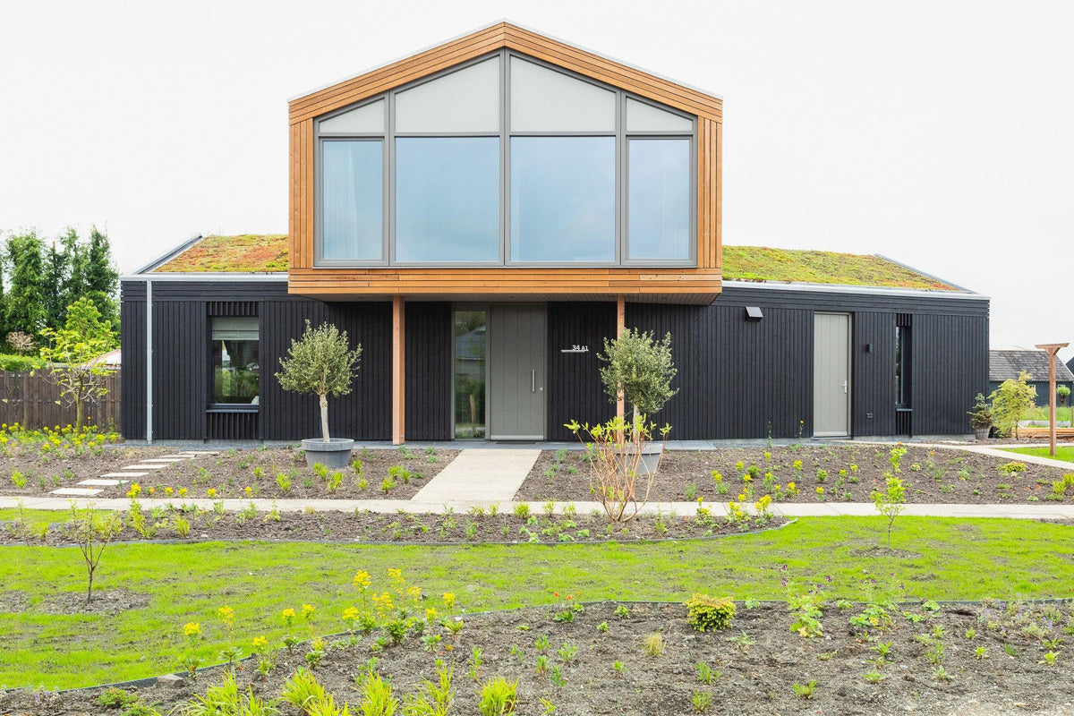 Bijzondere houten woning in de polder-Brandvries-duurzame houten woning,houten huis modern ontwerp,houten villa moderne architectuur,houten woning architectuur,keuken,moderne houten woning-Duurzame houten woning in het polderlandschap | Licht & ruimtelijk-OBLY