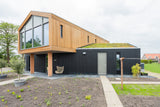 Bijzondere houten woning in de polder-Brandvries-duurzame houten woning,houten huis modern ontwerp,houten villa moderne architectuur,houten woning architectuur,keuken,moderne houten woning-Duurzame houten woning in het polderlandschap | Licht & ruimtelijk-OBLY
