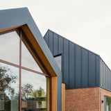 Bijzondere woonbeleving met industriële uitstraling-Brandvries-baksteen,exterieur vrijstaand,hout gevelbekleding,industriële woning,moderne architectuur,stoer design-Bijzondere Woonbeleving met Industriële Uitstraling -OBLY