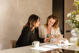 Blikvanger in nieuwbouwwoning Den Haag-Bij Linda interieuradvies-cinewall,Den Haag,Interieurontwerp,Keuken,nieuwbouwwoning-Keuken nieuwbouwwoning Den Haag | BIJ LINDA interieuradvies-OBLY