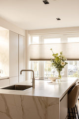 Blikvanger in nieuwbouwwoning Den Haag-Bij Linda interieuradvies-cinewall,Den Haag,Interieurontwerp,Keuken,nieuwbouwwoning-Keuken nieuwbouwwoning Den Haag | BIJ LINDA interieuradvies-OBLY