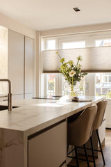 Blikvanger in nieuwbouwwoning Den Haag-Bij Linda interieuradvies-cinewall,Den Haag,Interieurontwerp,Keuken,nieuwbouwwoning-Keuken nieuwbouwwoning Den Haag | BIJ LINDA interieuradvies-OBLY
