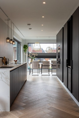 Bosrandwoning in Luxe Stijl-Studi-JO-Keuken-uxe Bosrandwoning | Stijlvol Wonen te Midden van de Natuur-OBLY