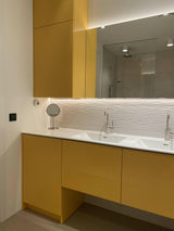 Centraal blok in kunstzinnig appartement-INGE BOUMAN INTERIEUR | ARCHITECTUUR-Badkamer,Boekenkast,Centraal,Kleine ruimte-Centraal blok in kunstzinnig appartement-OBLY