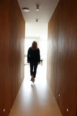 Centraal blok in kunstzinnig appartement-INGE BOUMAN INTERIEUR | ARCHITECTUUR-Badkamer,Boekenkast,Centraal,Kleine ruimte-Centraal blok in kunstzinnig appartement-OBLY