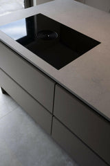Complete renovatie en modernisering vrijstaande woning.-Elke Speck interieurontwerp-complete woningrenovatie,donkere interieurmaterialen,haardmeubel op maat,luxe woonkeuken,maatwerk interieurdesign,moderne verlichting interieur,moderne vrijstaande woning,Modernisering,open leefruimte,Renovatie,wijnklimaatkast keuken,Woonkamer-Complete renovatie en modernisering vrijstaande woning. -OBLY