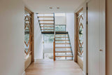 Eiken taatsdeur met custom made design-INDU DOORS-custom design,eikenhout,luxe afwerking,moderne deuren,Taatsdeur,Woonkamer-Eiken taatsdeur met custom made design van Indu Doors-OBLY