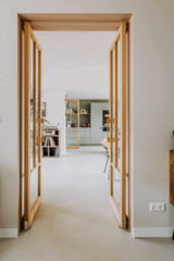 Eikenhouten binnendeuren van Indu Doors-INDU DOORS-eikenhout,eikenhouten binnendeuren,Eikenhoutendeuren,hoogwaardige afwerking,houten deuren,interieur deuren,landelijke stijl,maatwerk deuren,moderne binnendeuren,natuurlijke materialen-OBLY