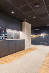 Nieuwbouwkantoor met industriële uitstraling en maatwerk interieur
