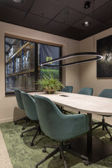 Nieuwbouwkantoor met industriële uitstraling en maatwerk interieur