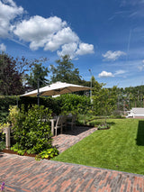 Gezinstuin bij hoekwoning op het noordoosten-GreenPien-gezinstuin inspiratie,groene gezinstuin,hoekwoning tuin,landelijke tuin,tuin,tuin met klinkers,tuin op noordoosten,tuinontwerp hoekwoning-Gezinstuin hoekwoning noordoosten-OBLY