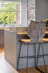 Greeploze moderne keuken met marmerlook werkblad-Iemms keukens & interieur-design keuken,grijze keuken,keuken met marmerlook werkblad,minimalistische keuken,moderne keuken-Greeploze moderne keuken met marmerlook werkblad-OBLY
