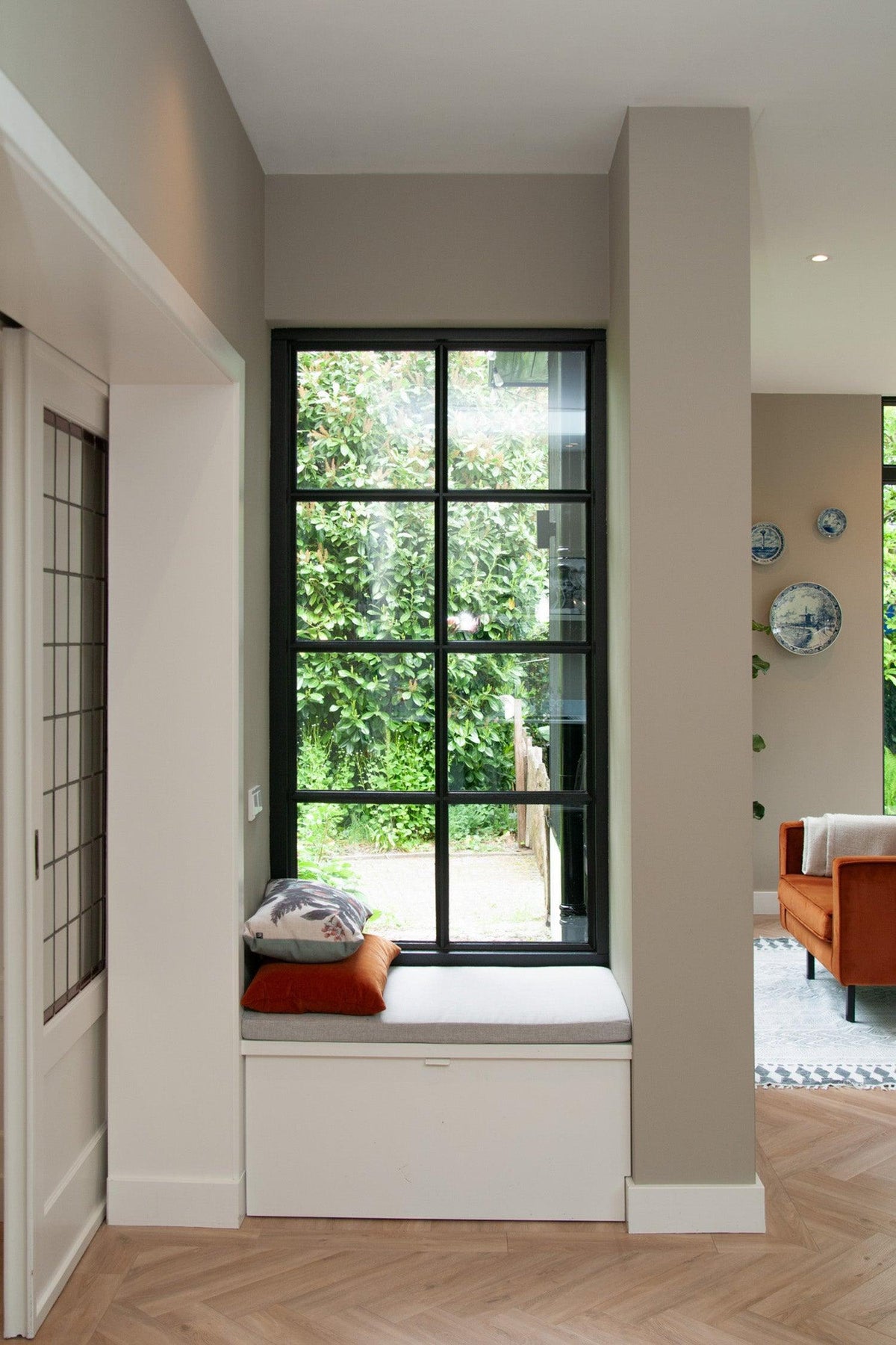 Hedendaagse uitbouw bij jaren ’30 woning-BRANDVRIES – architectuur collectief-Aanbouw,aanbouw jaren 30 woning modern,glazen aanbouw jaren 30 woning,jaren 30 woning uitbouw,Jaren30woning,Keuken,moderne uitbouw jaren 30 woning,uitbouw jaren 30 huis,Villa,Woonkamer-OBLY