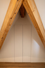 Warm familiehuis met maatwerk interieur van massief hout