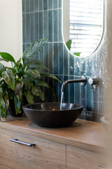 Warm familiehuis met maatwerk interieur van massief hout