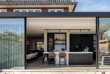 Jaren 30 woning met moderne aanbouw en luxe interieur