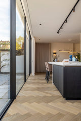 Jaren 30 woning met moderne aanbouw en luxe interieur