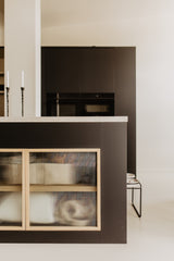 Luxe loft in oude textielfabriek met maatwerk keuken en designtrap
