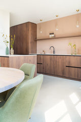 Karakteristieke jaren 30 woning met warm modern interieur-Nieuwenhuis Interieurontwerp-jaren 30 interieur,leefkeuken inspiratie,modern wonen,natuurlijke materialen,stijlvolle woning,vintage interieur,warm interieur,Woonkamer-Jaren 30 interieur | Warm en modern wonen met karakter-OBLY