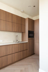 Karakteristieke woning volledig gerenoveerd met luxe badkamer en leefkeuken-Oudendorp-badkamer renovatie,complete renovatie,dubbele wastafel,Eetkamer,Inloopdouche,karakteristieke woning,Keuken,leefruimte,luxe badkamer,maatwerkkasten,Oudendorp Totaal Afbouw,Sunshower,totaalafbouw,totaalrenovatie,visgraatvloer,Woningrenovatie,woonkamer inspiratie-Karakteristieke woning volledig gerenoveerd | Oudendorp-OBLY
