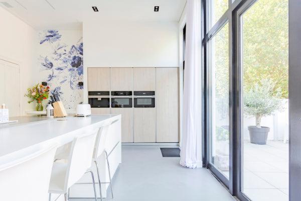 Klassiek herenhuis modern gerenoveerd-Nine | Ontwerp jouw droomhuis-herenhuis interieur,Herenhuis renovatie,Keuken,Klassiek herenhuis,visgraatvloer,woonkeuken-Klassiek herenhuis modern gerenoveerd | NINE-OBLY