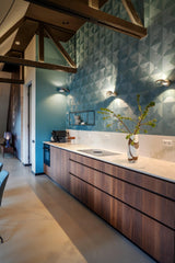 Kleurrijk loft appartement in oude school-Villa 18-Woonkamer-Uniek loft in oud schoolgebouw – design & karakter gecombineerd-OBLY