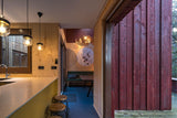 Knus houten huis verscholen in het bos-Brandvries-boshuis,Exterieur vrijstaand,houten woning,keuken,moderne architectuur,natuur-Boshuis Burcht – Uniek vakantiehuis op Vlieland -OBLY