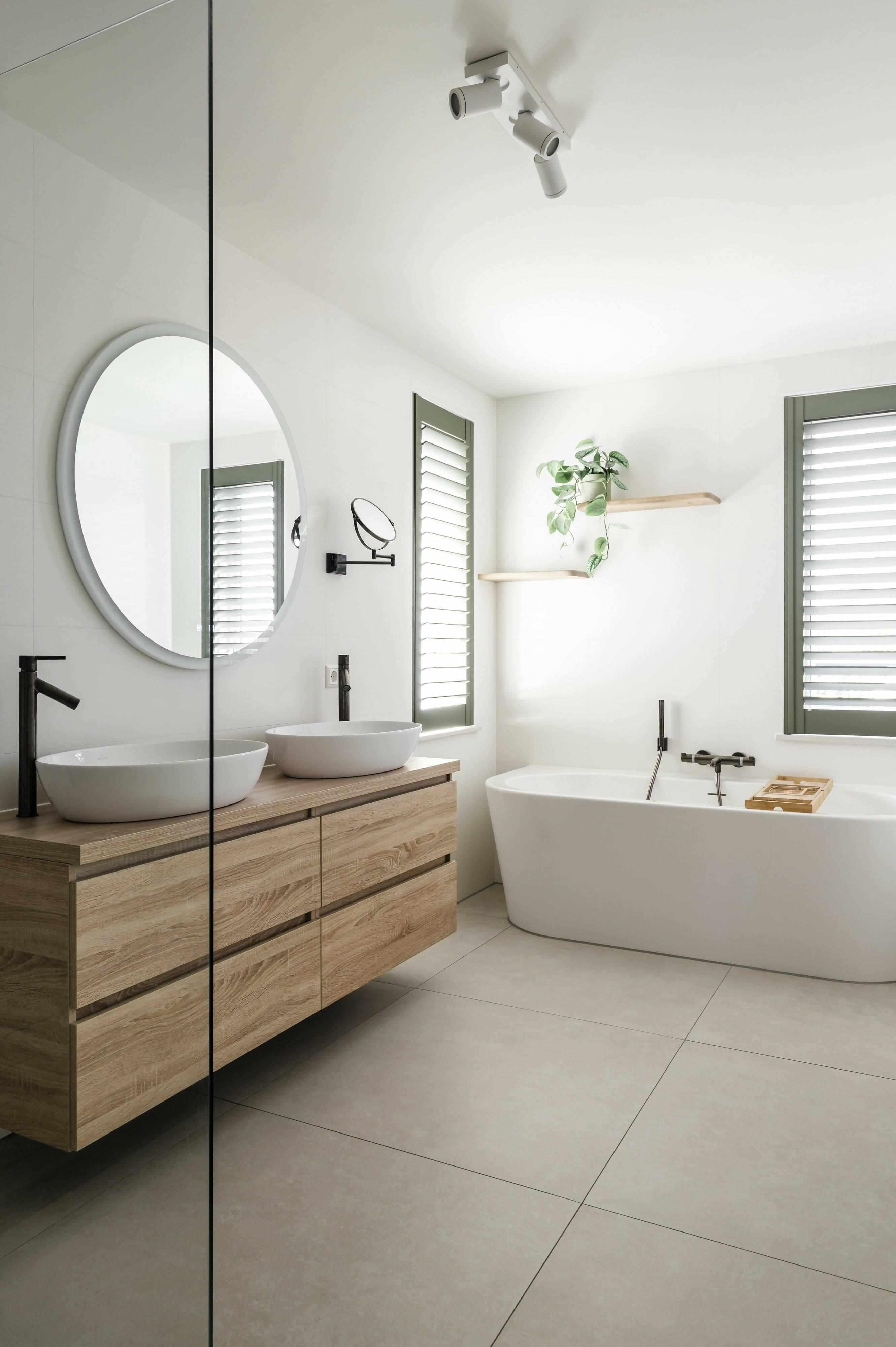 Lichte Japandi stijl woning-Lifs Interior Design-badkamer,Interieur inspiratie,Japandi stijl woning,Lichte woning,Maatwerk interieur,Minimalistisch interieur,Rustig interieur,Scandinavisch Japans design-lichte-japandi-stijl-woning-OBLY