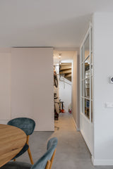 Luxe slaapkamer en badkamer met maatwerk-Witteveen interieur architecten-badkamer en slaapkamer combinatie,complete woninginrichting,gezinswoning inspiratie,houten interieur,inloopkast op maat,Slaapkamer,Woonkamer-Lichte Gezinswoning met Maatwerk Interieur -OBLY