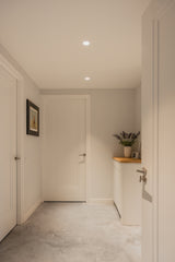 Luxe slaapkamer en badkamer met maatwerk-Witteveen interieur architecten-badkamer en slaapkamer combinatie,complete woninginrichting,gezinswoning inspiratie,houten interieur,inloopkast op maat,Slaapkamer,Woonkamer-Lichte Gezinswoning met Maatwerk Interieur -OBLY
