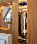 Luxe slaapkamer en badkamer met maatwerk-Witteveen interieur architecten-badkamer en slaapkamer combinatie,complete woninginrichting,gezinswoning inspiratie,houten interieur,inloopkast op maat,Slaapkamer,Woonkamer-Lichte Gezinswoning met Maatwerk Interieur -OBLY