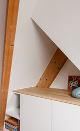 Luxe slaapkamer en badkamer met maatwerk-Witteveen interieur architecten-badkamer en slaapkamer combinatie,complete woninginrichting,gezinswoning inspiratie,houten interieur,inloopkast op maat,Slaapkamer,Woonkamer-Lichte Gezinswoning met Maatwerk Interieur -OBLY
