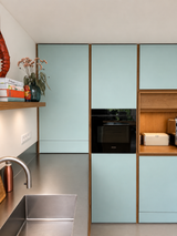 Lichte leefkeuken met maatwerk eiken keuken-Koolhoven-Eiken keuken,Houten keuken,Keuken inspiratie,Kookeiland,leefkeuken,maatwerk keuken,moderne keuken-OBLY