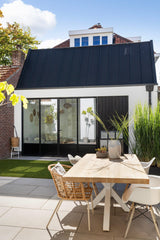 Lichte uitbouw met moderne woonkeuken-Nine | Ontwerp jouw droomhuis-Aanbouw,Eetkamer,Keuken met kookeiland,moderne aanbouw,stalen deuren,uitbouw woning,woonkeuken-Lichte uitbouw met woonkeuken | NINE-OBLY