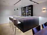 Luxe Cinewall en Bar met Eiken Fineer in Taj Mahal Stijl-Anselm Oome Interieurbouw-bar,cinewall,design verlichting,eiken,eiken fineer,ingebouwde speakers,modern interieur,tv wand,wandmeubel.-OBLY