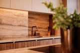 Luxe Keuken: Walnoothouten Kasten en Travertin Eiland-OBLY-Keuken-OBLY