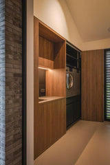 Luxe Woonkamer met Open Haard en En-suite Master Bedroom met Uitzicht-OBLY-ensuite,Keuken,Openhaard,Woonkamer-OBLY