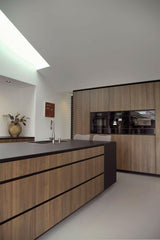 Luxe Woonkamer met Open Haard en En-suite Master Bedroom met Uitzicht-OBLY-ensuite,Keuken,Openhaard,Woonkamer-OBLY