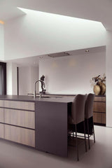 Luxe Woonkamer met Open Haard en En-suite Master Bedroom met Uitzicht-OBLY-ensuite,Keuken,Openhaard,Woonkamer-OBLY