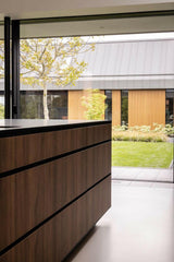 Luxe Woonkamer met Open Haard en En-suite Master Bedroom met Uitzicht-OBLY-ensuite,Keuken,Openhaard,Woonkamer-OBLY