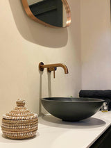 Luxe badkamer & gastenverblijf met badkamer ensuite-Studio Roos-Badkamer-Luxe Interieur door Studio Roos: Boutique Hotelgevoel Thuis-OBLY