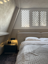 Luxe badkamer met marmer en warme accenten-Abstrct interieur-Badkamer,badkamer design,bronzen kranen,luxe badkamer,maatwerk wastafel,marmer badkamer,moderne badkamer-Luxe badkamer met marmer | Moderne badkamer inspiratie-OBLY